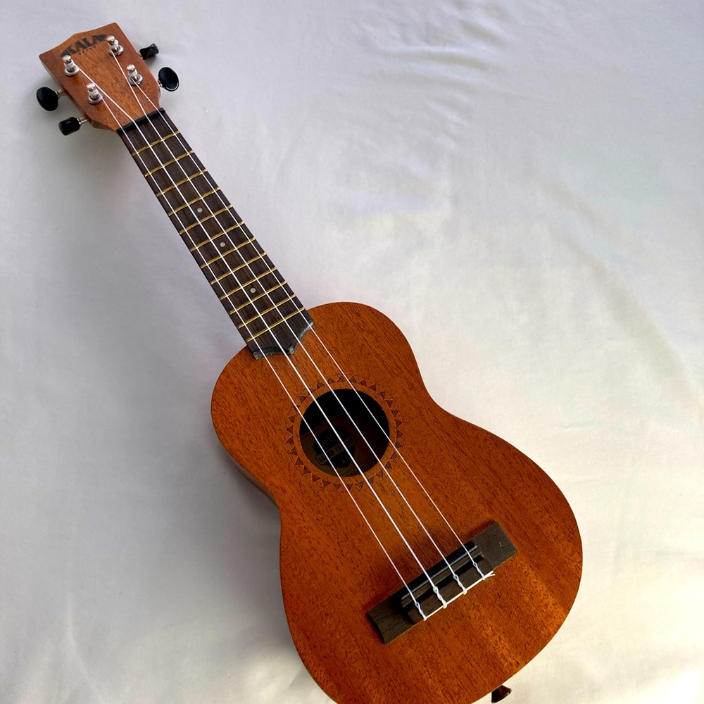 Ukelele - Picture 5 of 6